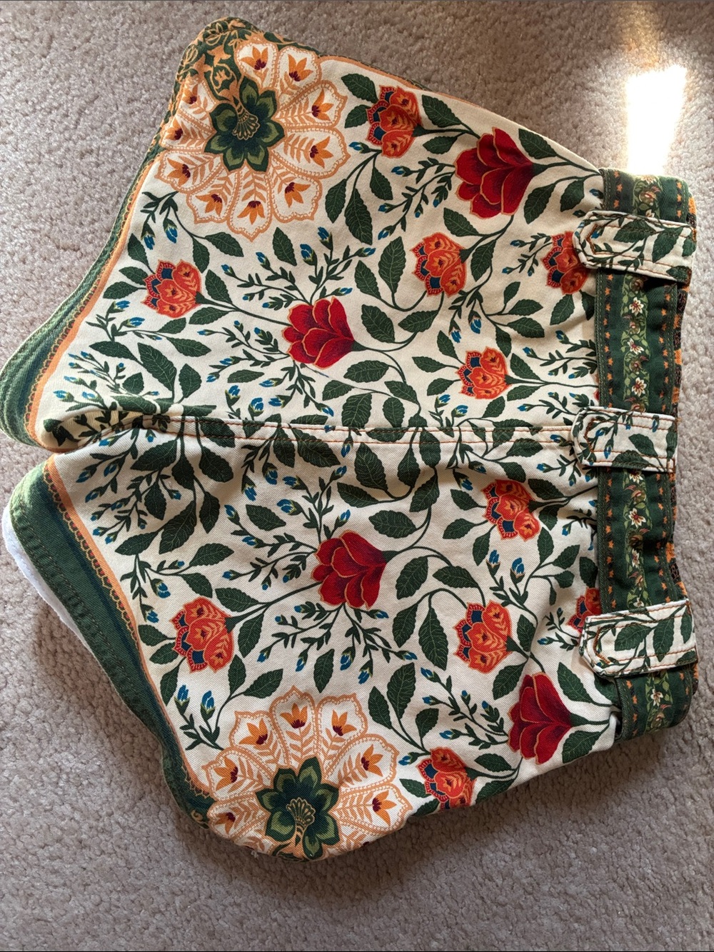 FARM Rio Green, Cream & Red Floral High-Waist Shorts with Tie Belt - Picture 3 of 6